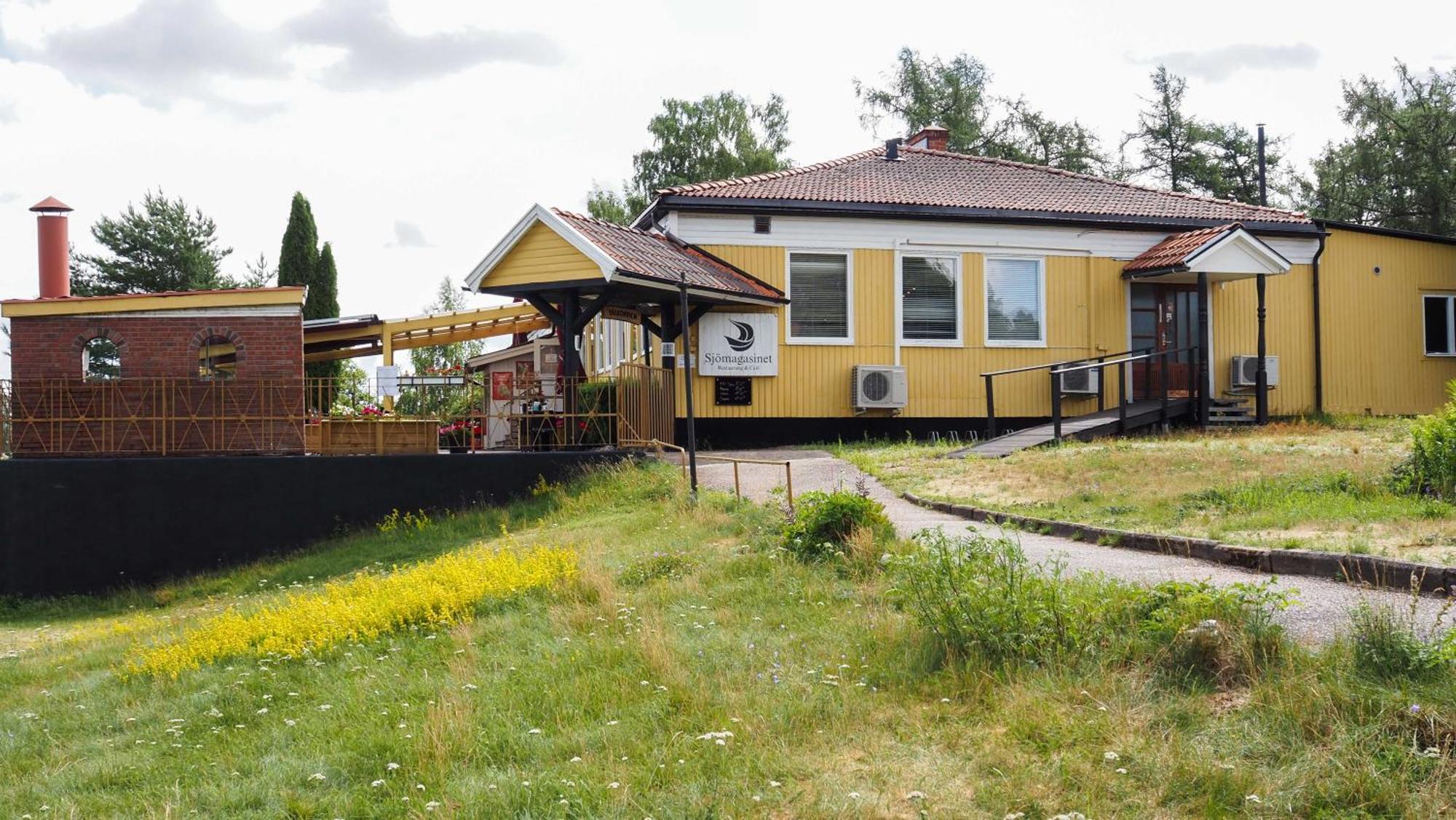 Komplett Laegenhet Med Sjoeutsikt Malmon Exterior photo