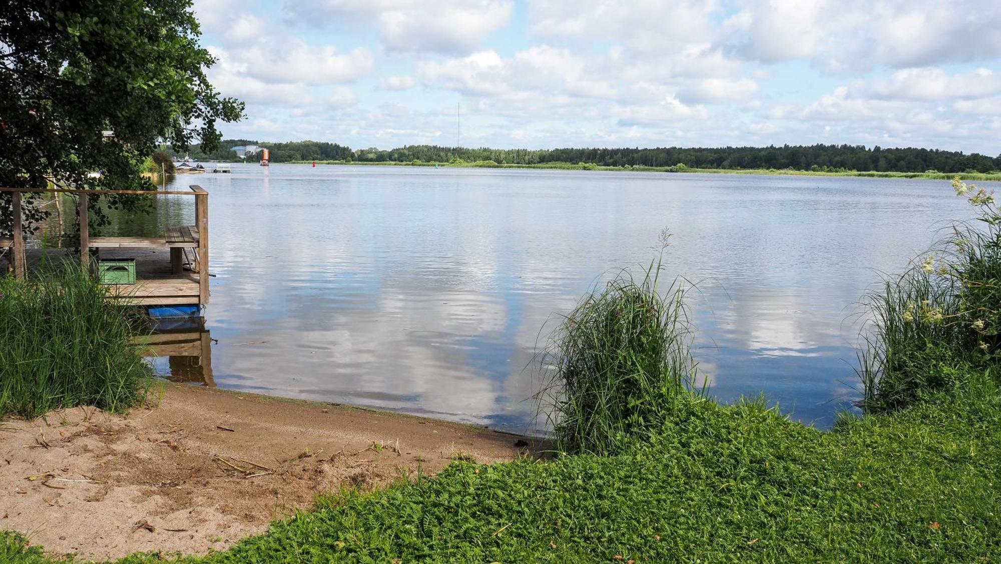 Komplett Laegenhet Med Sjoeutsikt Malmon Exterior photo